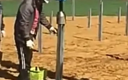 Столбовой копер для строительства, сельского хозяйства и сада
